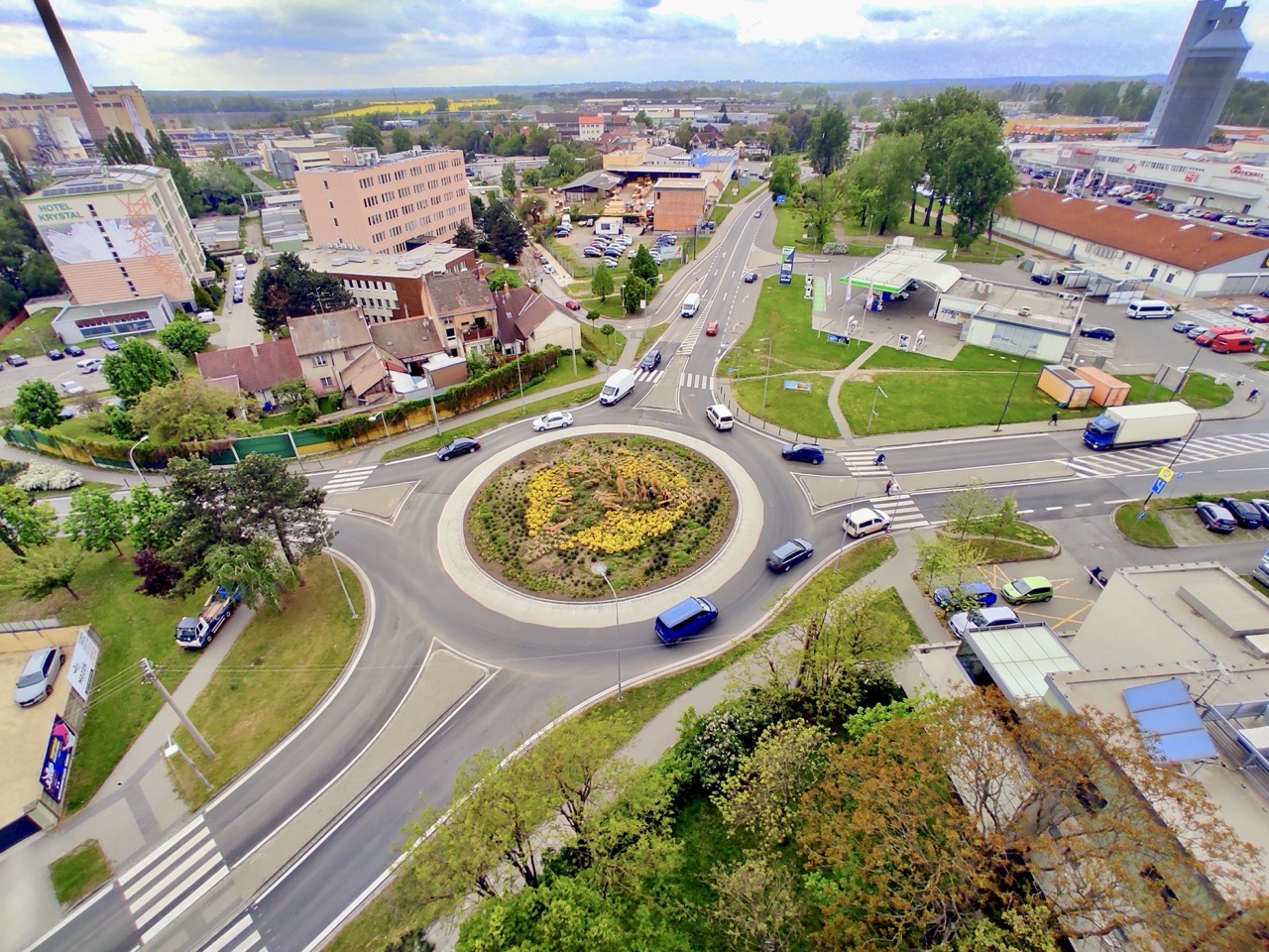 Hodonín – oprava okružní křižovatky v ul. Anenská - Edilizia stradale e costruzione di ponti