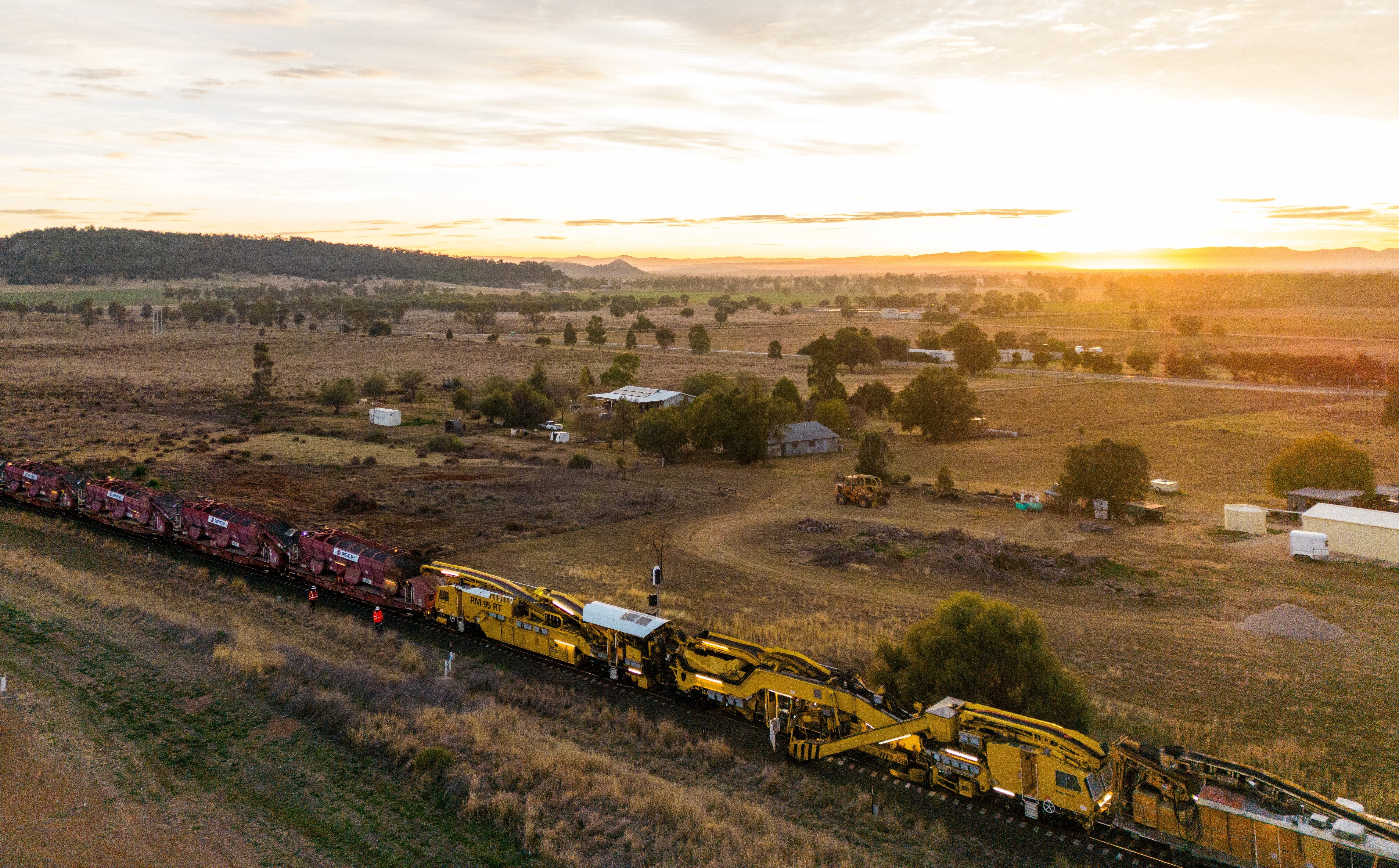 SRA treibt Spitzenleistungen im Schienenverkehr mit modernsten Schotterreinigungsprojekten im Hunter Valley voran - AT