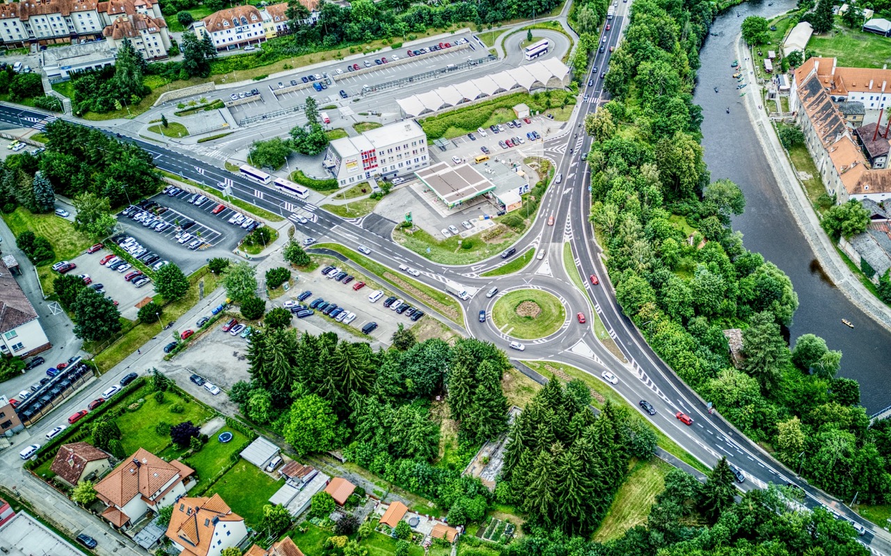 Český Krumlov – výstavba okružní křižovatky pod autobusovým nádražím - Edilizia stradale e costruzione di ponti